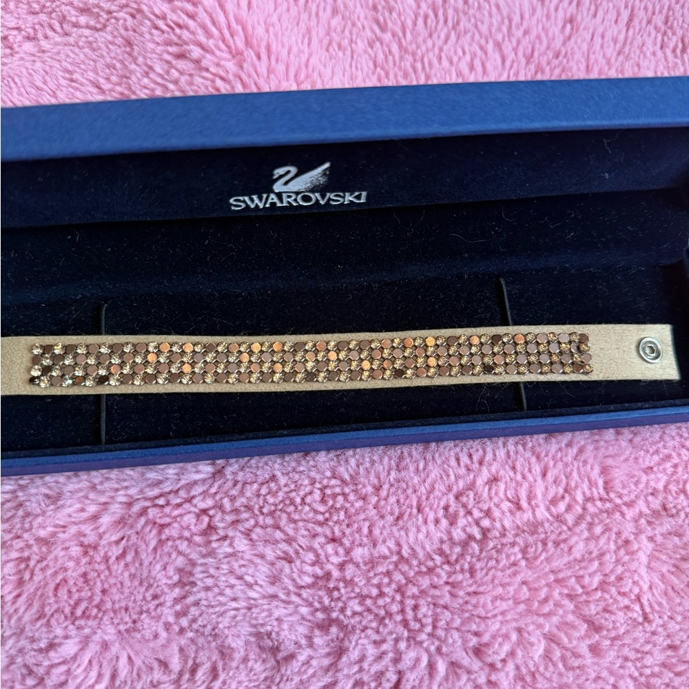 SWAROVSKI STONE LEATHER WRAP BRACELET NEW IN BOX